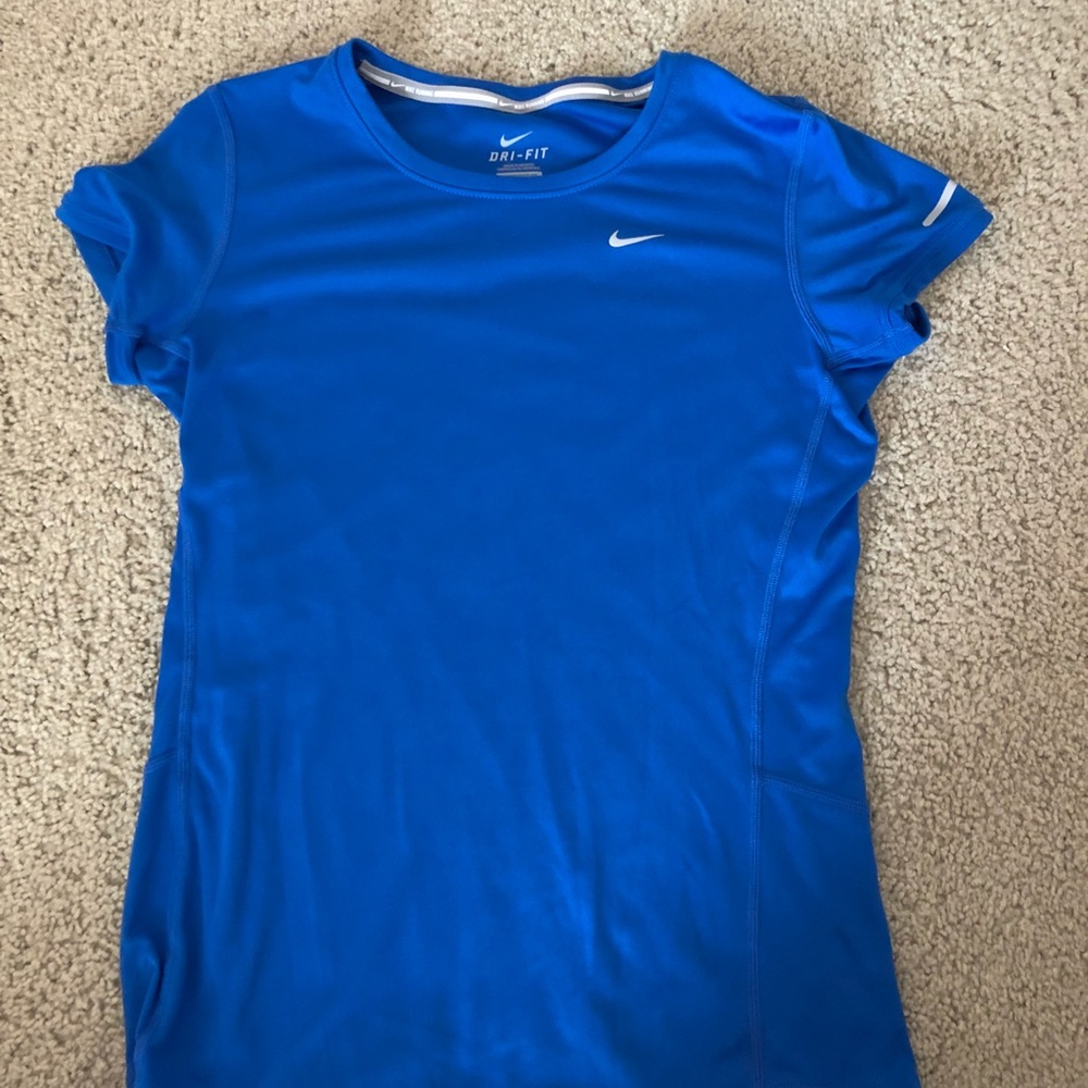 Tee shirt